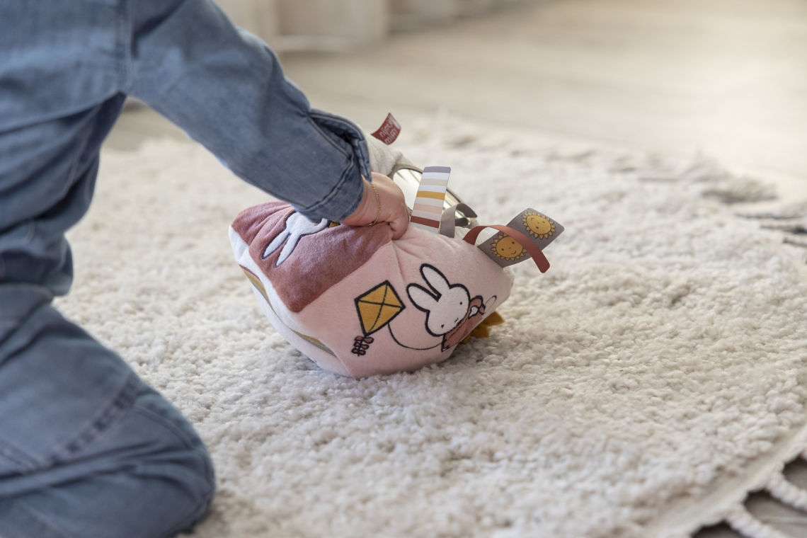 Miffy Aktiv-Würfel Soft Fluffy pink