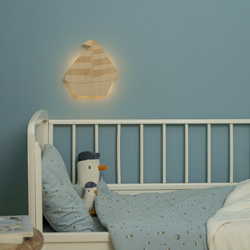 Wandlampe aus Holz Boot