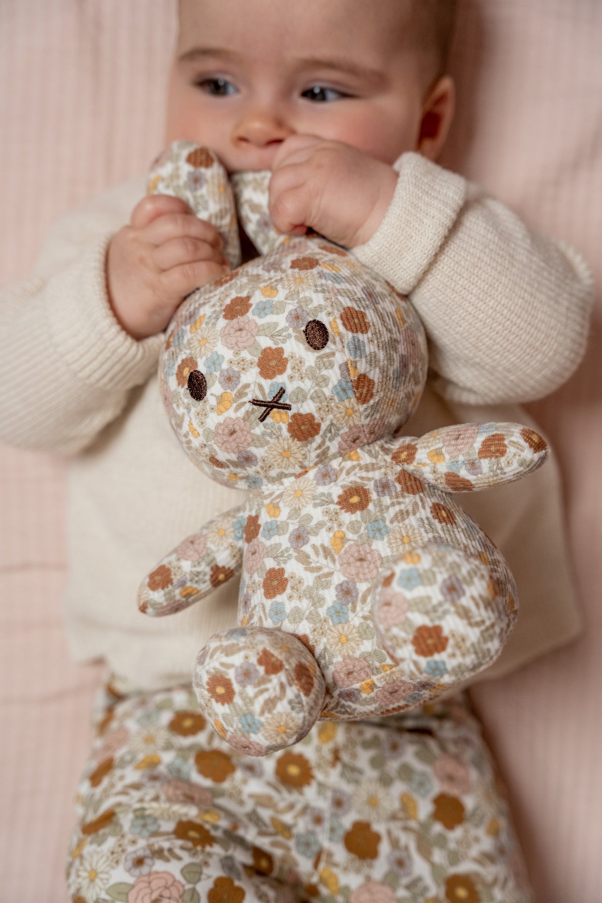 Vintage Little Flowers Cuddle 25cm all over